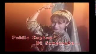 AMELINA amp SHEEDA  Secangkir Madu Merah KARAOKE [upl. by Onaicilef]