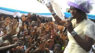 Cecilia Marfo POWERFUL WORSHIP 2013 pt2 [upl. by Carpet]