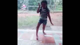 Niña bailando reggaeton lento de cnco😁😁😁😁 [upl. by Frankie]